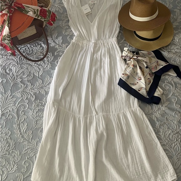 XiRENA Dresses & Skirts - Xirena - NEW - Summer Chic White Sleeveless